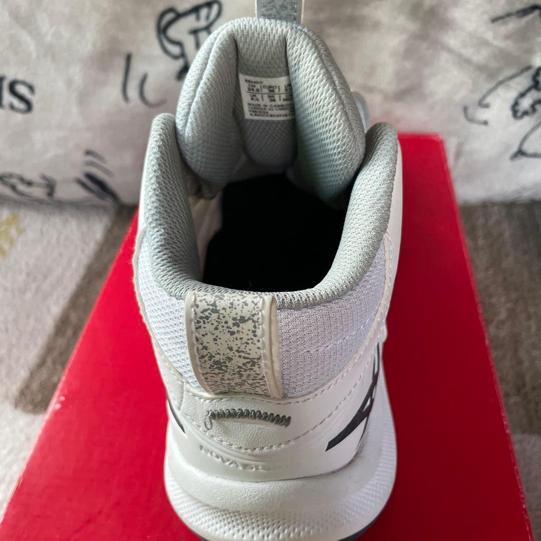 ASICS バスケットボールシューズ ホワイト/グレー