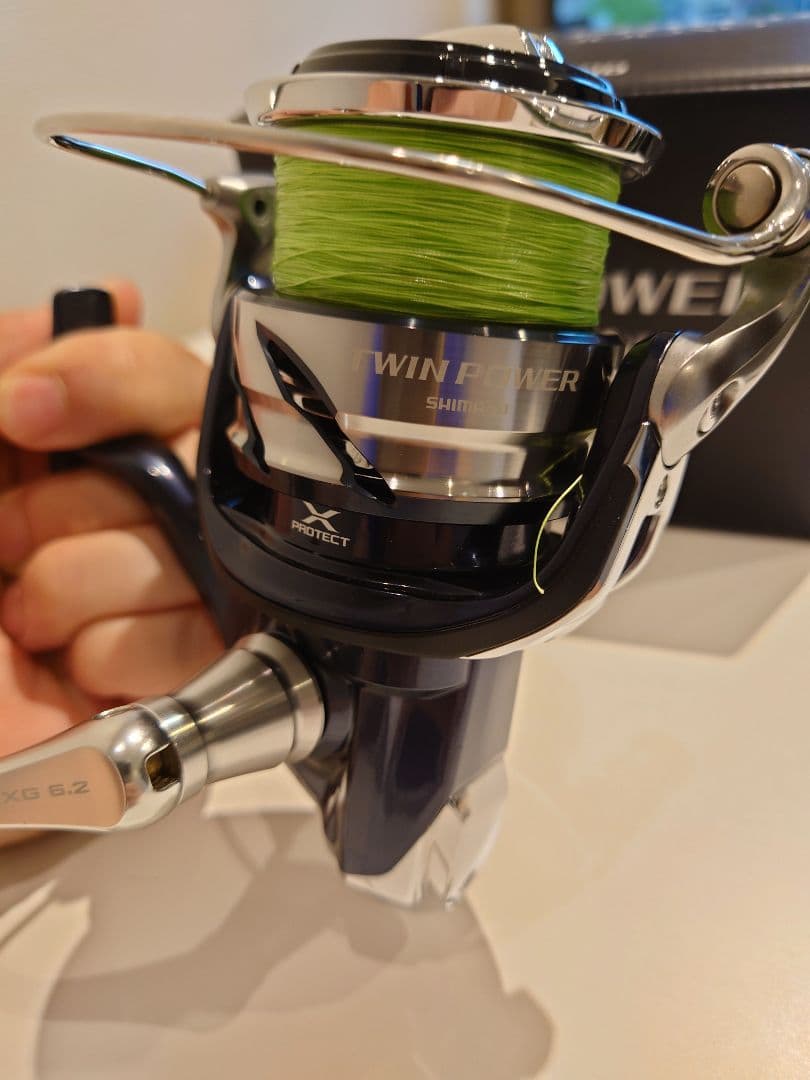 SHIMANO 21TWIN POWER SW6000XG スピニングリール