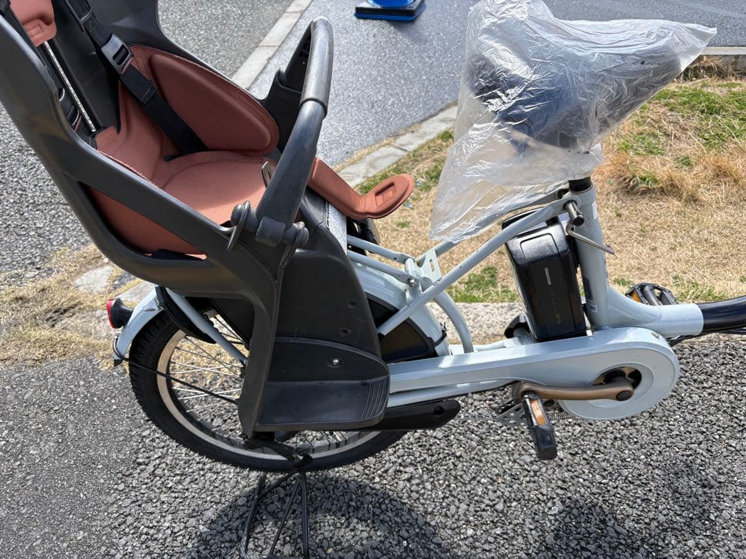 中古20㌅ブリヂストン電動アシスト自転車　8.7Ah 大阪　070