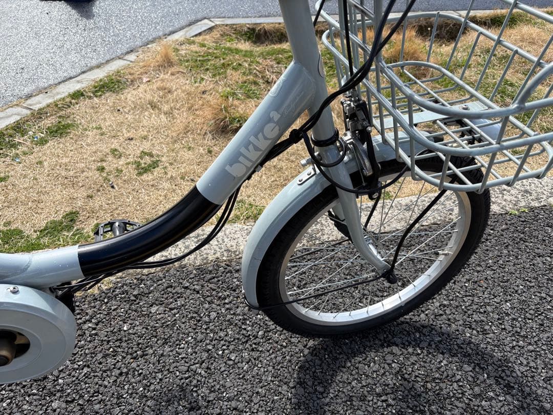 中古20㌅ブリヂストン電動アシスト自転車　8.7Ah 大阪　070