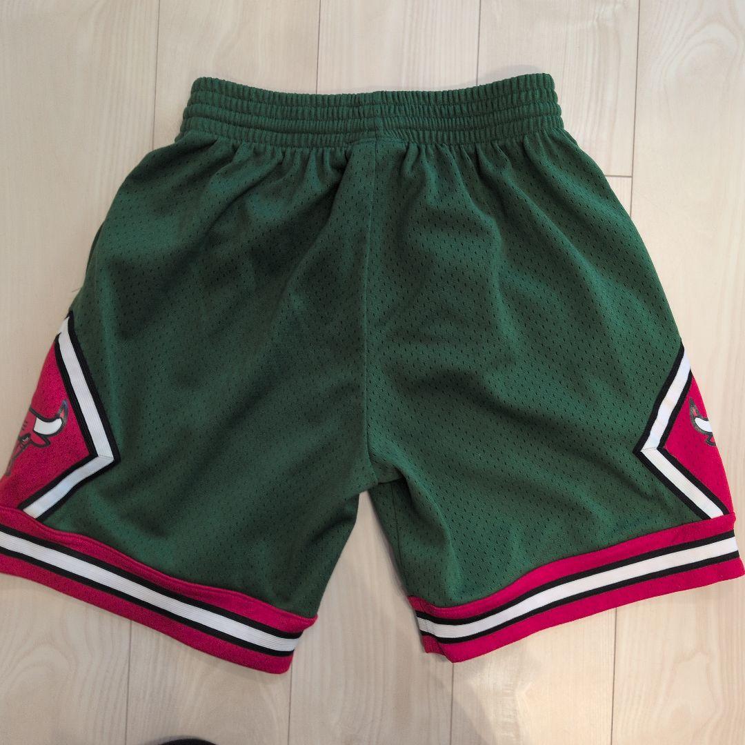【美品】Chicago Bulls パンツ Mitchell & Ness