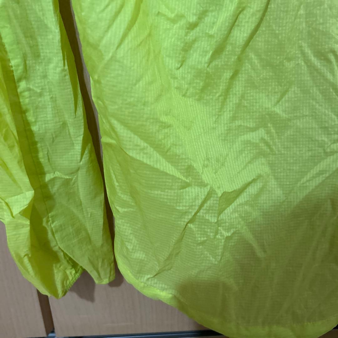 patagonia フーディニ　イエロー ウィンドブレーカー