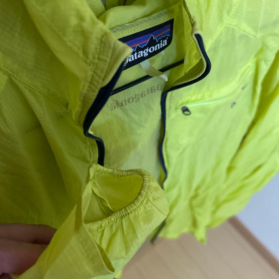 patagonia フーディニ　イエロー ウィンドブレーカー