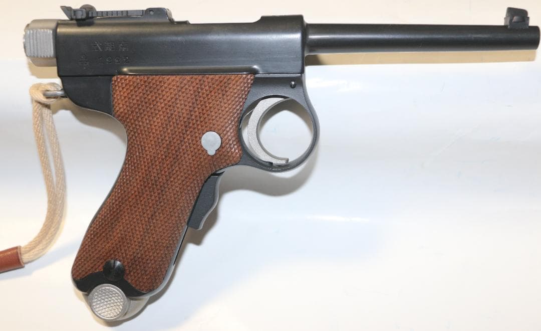 超希少　六研製　プラモデルガン　,南部式自動拳銃（陸式）無可動鑑賞用 　合法品