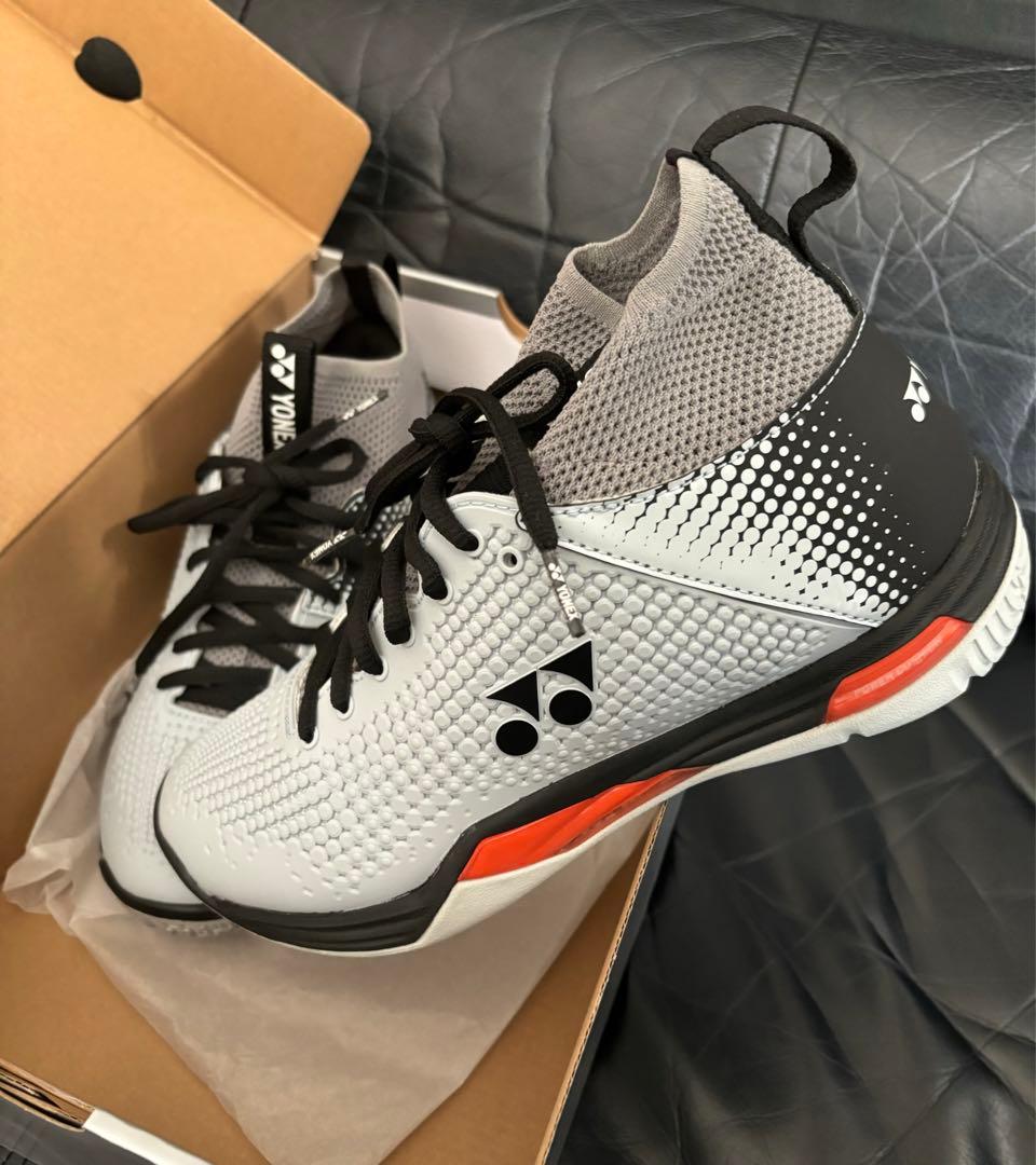美品yonex ヨネックスパワークッションエクリプション、z ハイ23.5