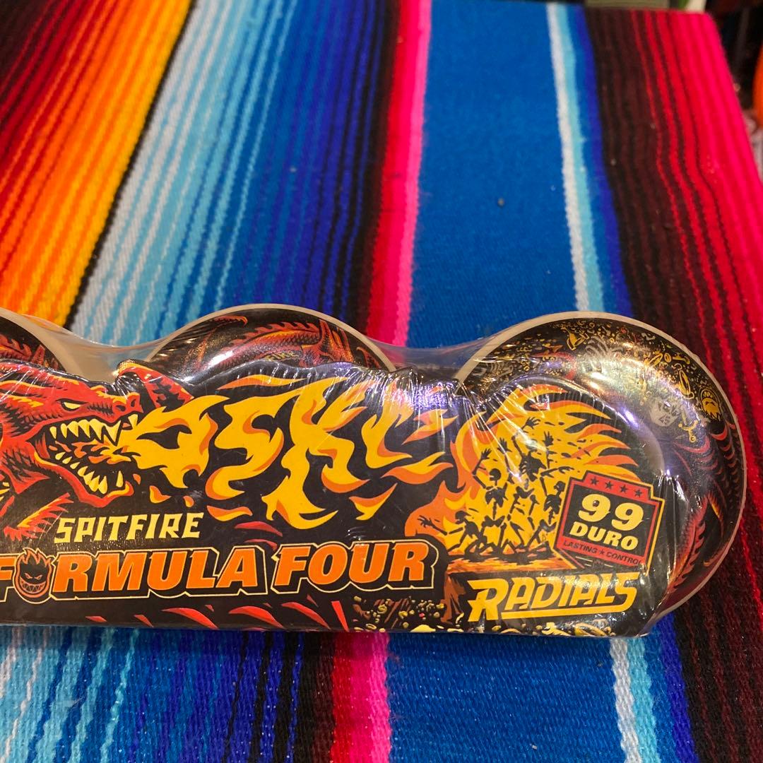 スピットファイヤー　スケートボードウィール  57mm RADIAL