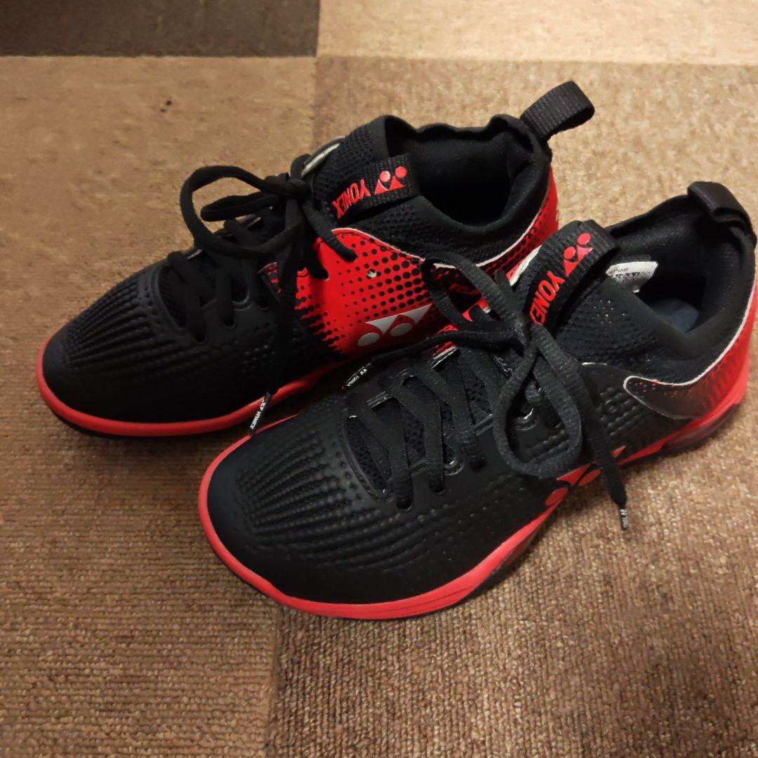 YONEX バドミントンシューズ SHB-03Z ブラック/レッド　23.5