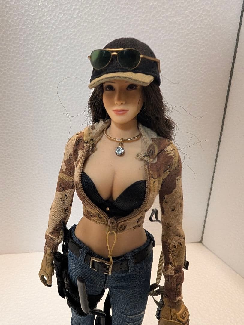 PISSE'S LUCY 1/6スケールフィギュア