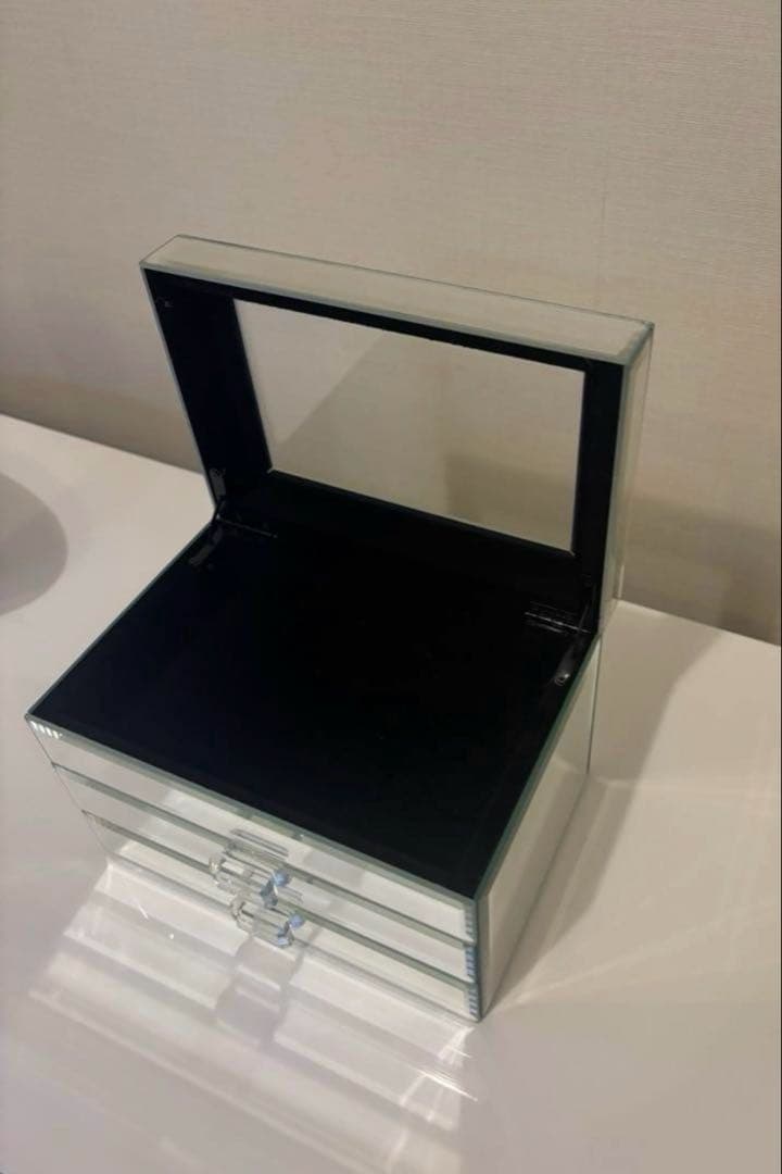 新品 ZARA  中サイズ ミラージュエリーボックス