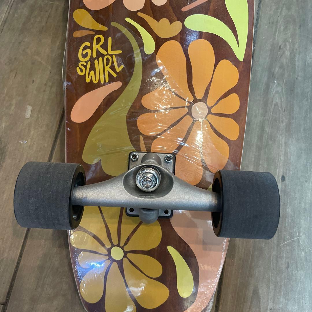 Carver GRLSWIRL 31インチ サーフスケート CX4