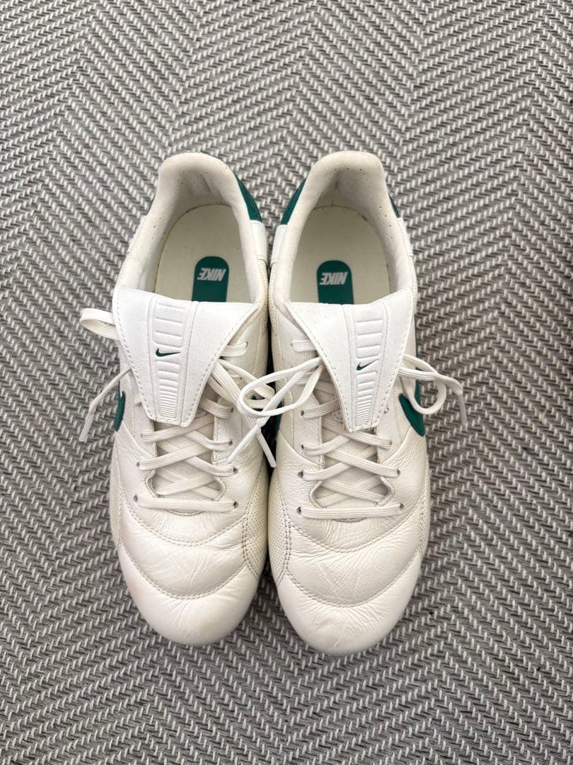Nike サッカースパイク　Premier 3