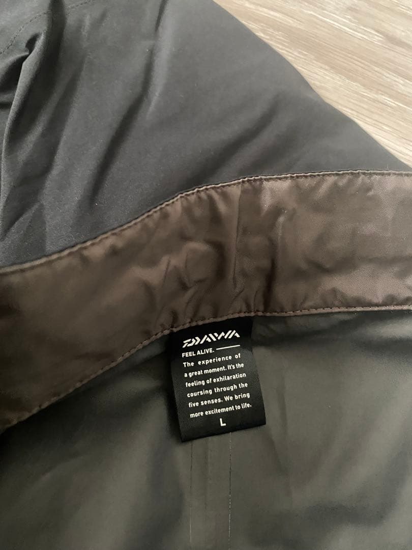 中古　試着のみ　Daiwa GORE-TEX レインウェア Lサイズ　上下セット