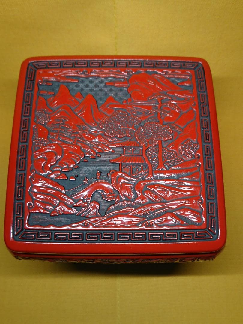 【美品】堆朱　龍　山水彫　漆器　置物　インテリア　工芸品　美術品　A1080