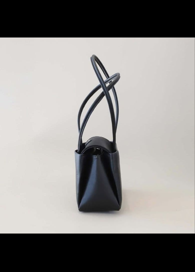 PRADA 本革ノベルティトートバッグ
