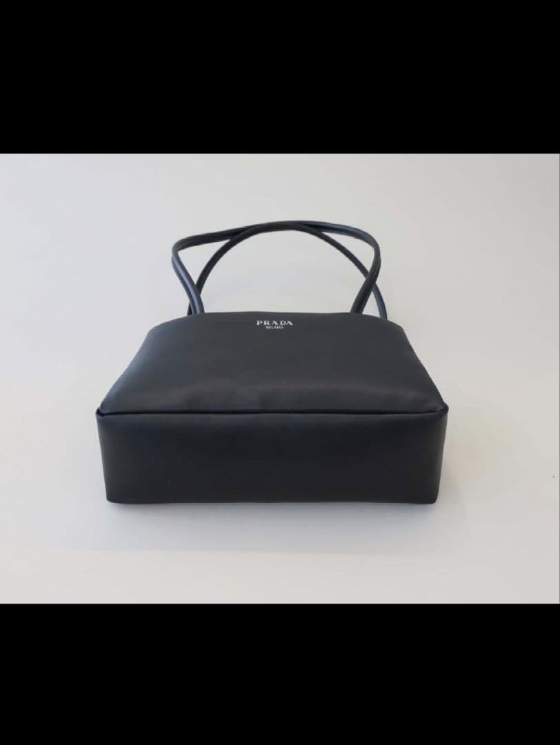 PRADA 本革ノベルティトートバッグ