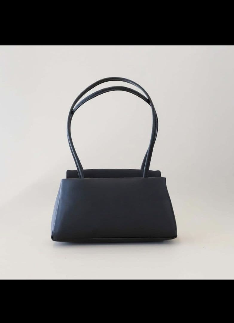 PRADA 本革ノベルティトートバッグ