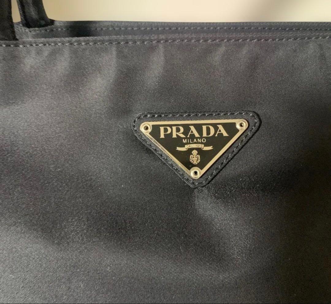 写真PRADA ブラック ナイロン ハンドバッグ