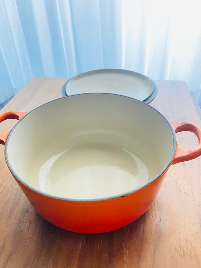 Le Creuset ルクルーゼ　ココット・ロンド 20 cm オレンジ　両手鍋
