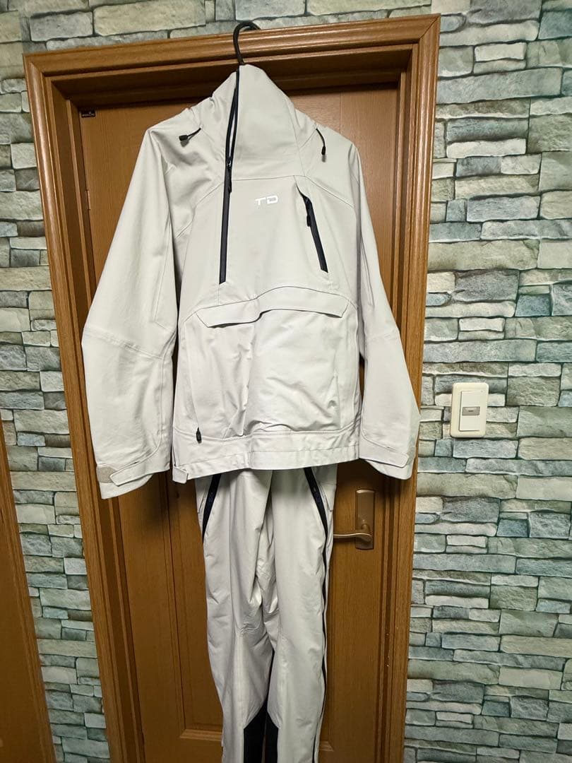 DESCENTE スキーウェア上下Oサイズ　春スキーにもぴったり！