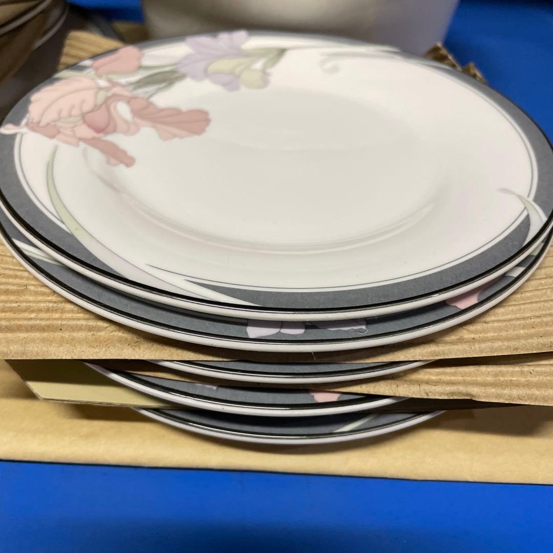 77. 新品 Noritake ノリタケ 花柄 お皿 セット 16点セット