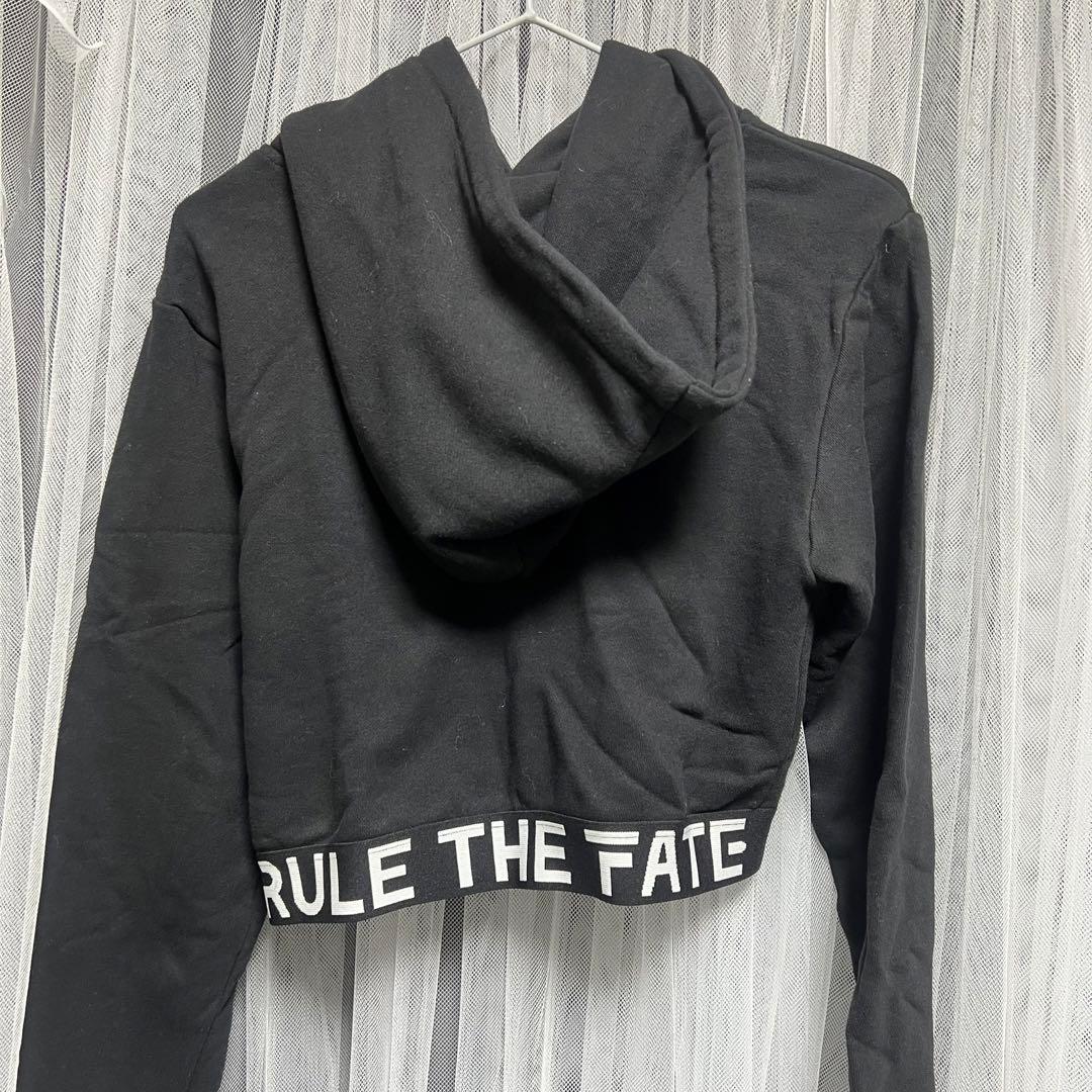 【新品】rule the fate ショートフーディー　パーカー　トップス