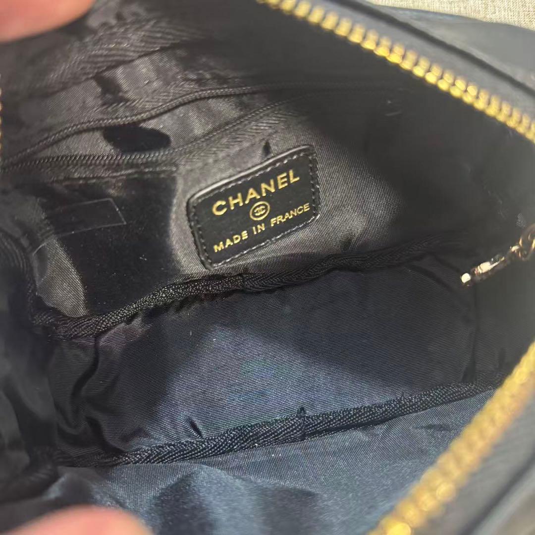 CHANEL ノベルティ キャビアスキンショルダーバッグ ゴールドチェーン
