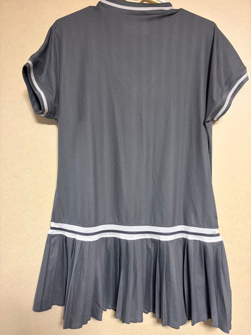 Babolat グレー Vネックワンピース　XL