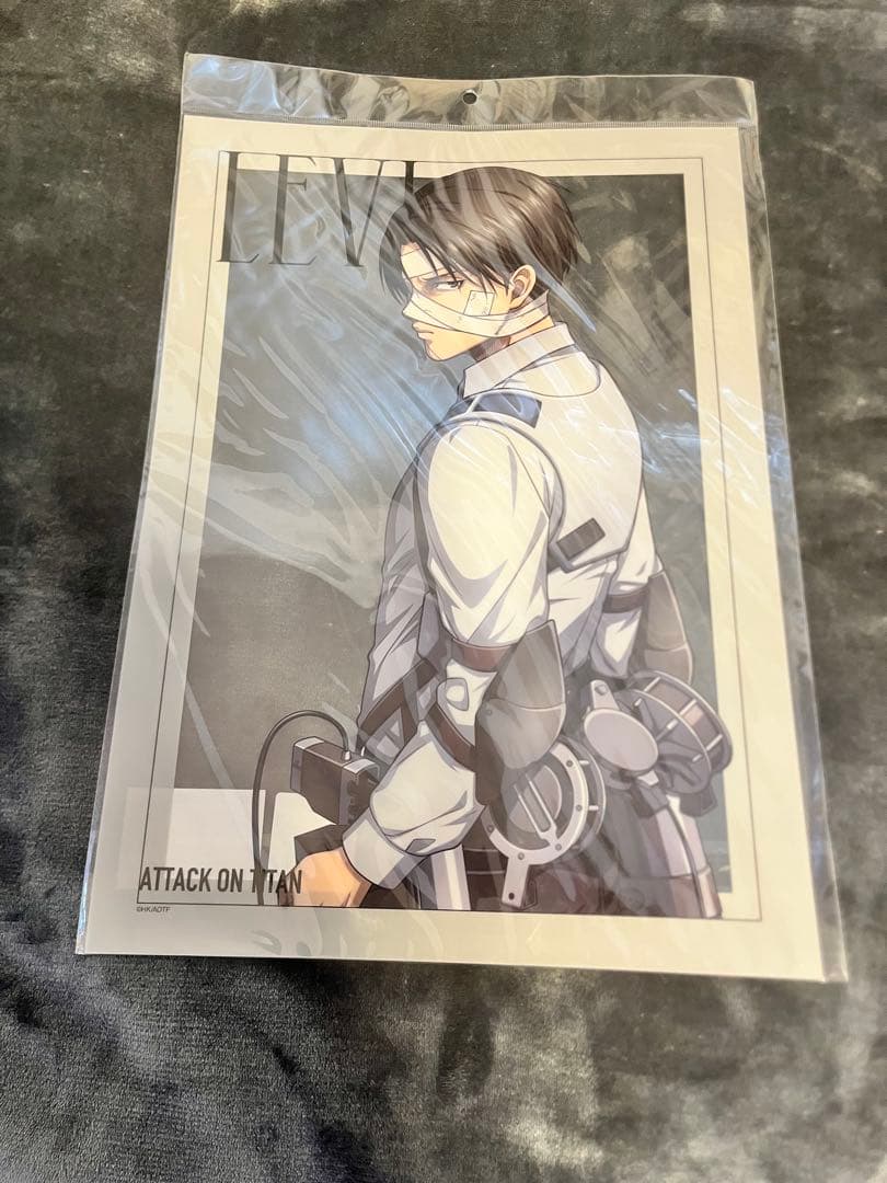 新品 進撃の巨人 リヴァイ ハンジ ベースヤードトーキョー クリアポスター