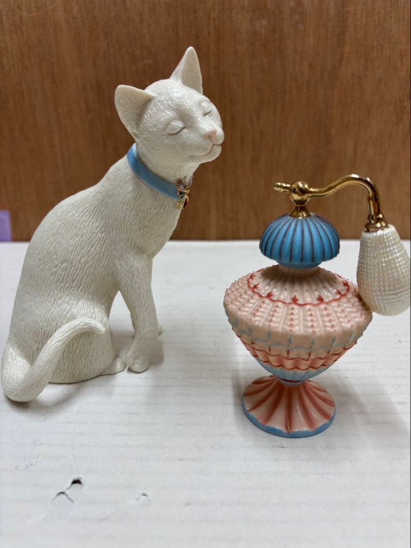 レノックス Cat & Perfume Figurines