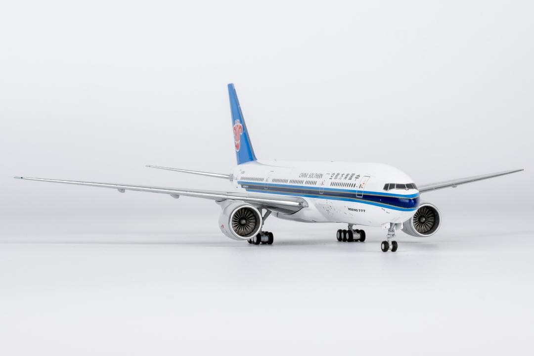 中国南方航空 777-200 B-2051 1/400