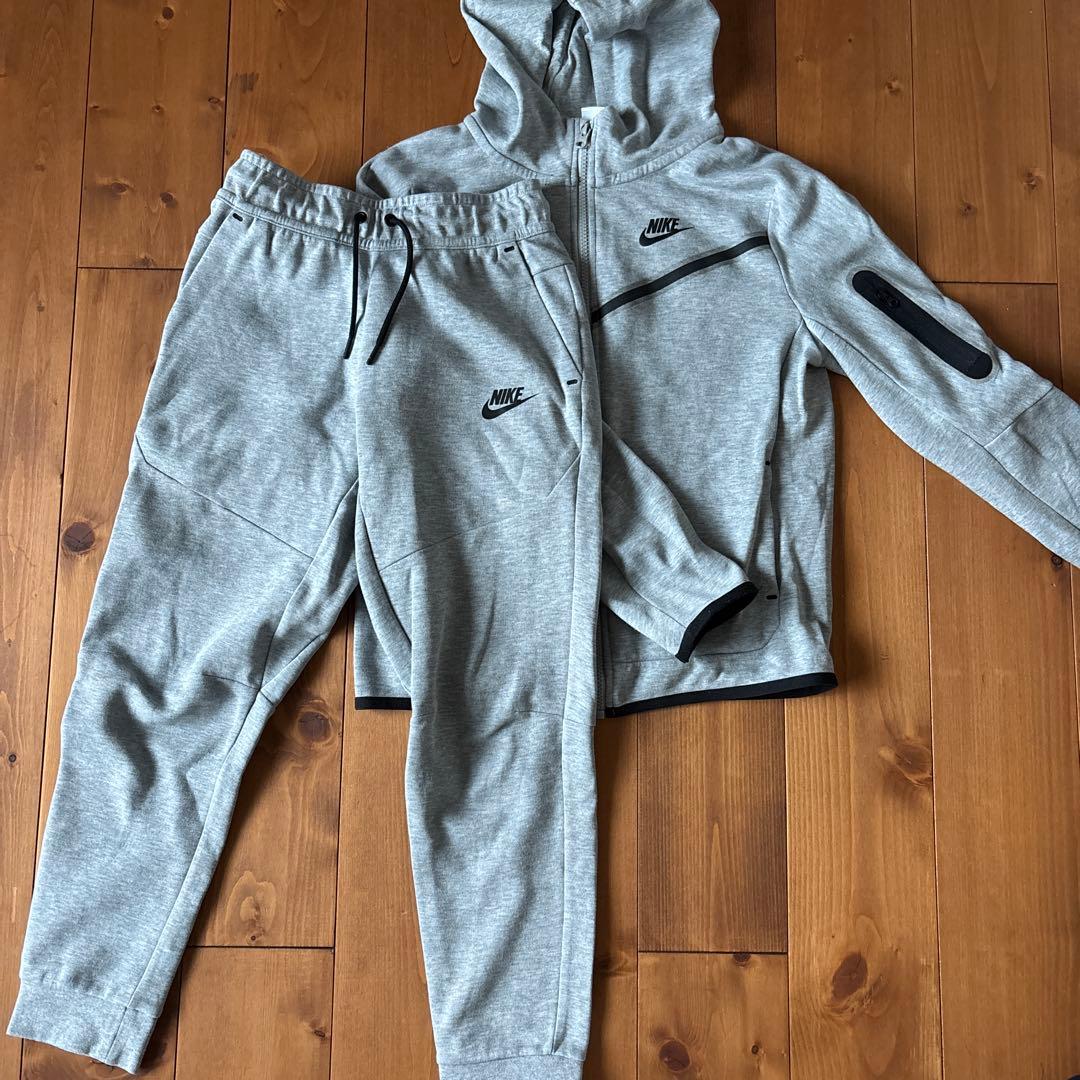 キッズ　Nike グレー ジャージ上下セット