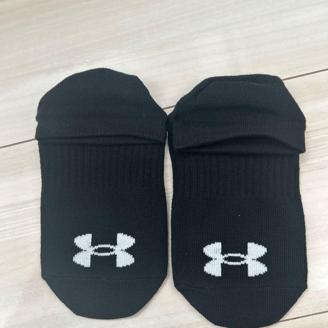 Under Armour メンズパンツ M ダークグレー 葉柄