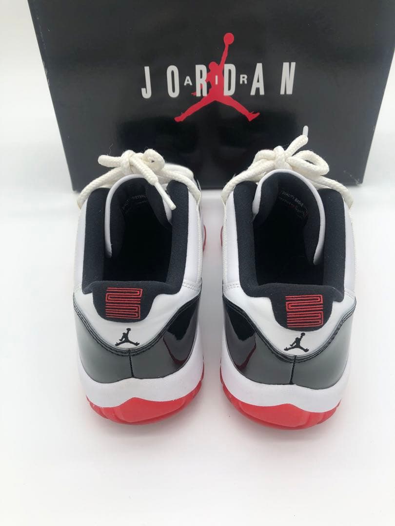 美品NIKE AIR JORDAN 11 Low ホワイト/ブラック/レッド