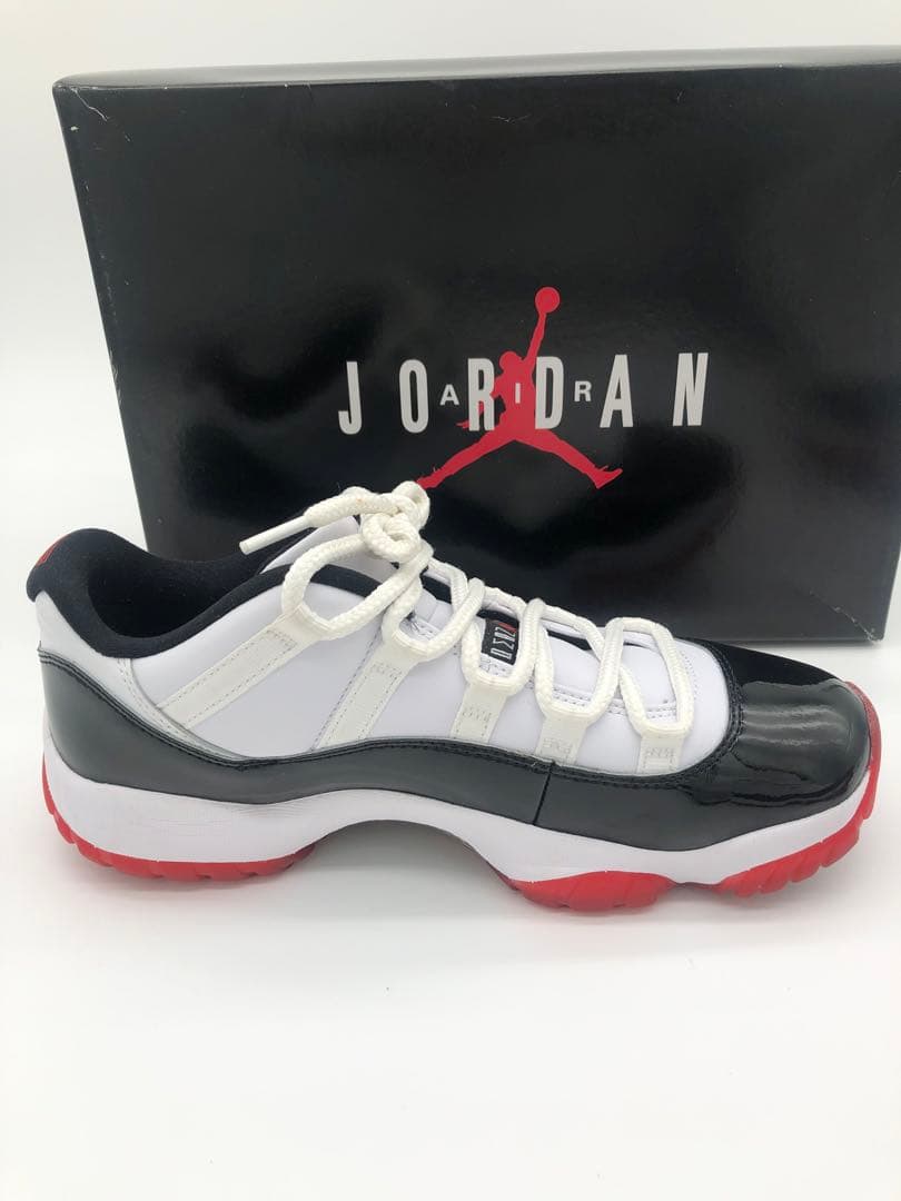 美品NIKE AIR JORDAN 11 Low ホワイト/ブラック/レッド