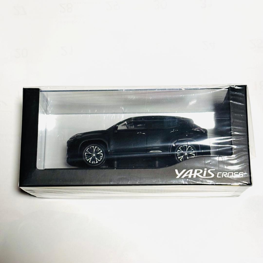トヨタ ヤリスクロス 1/30 ミニカー ブラックマイカ新品 未開封品