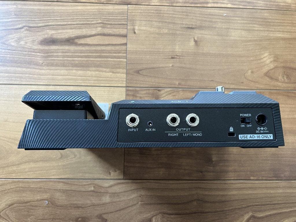 送料無料　新品同様　ZOOM ズーム G2X FOUR