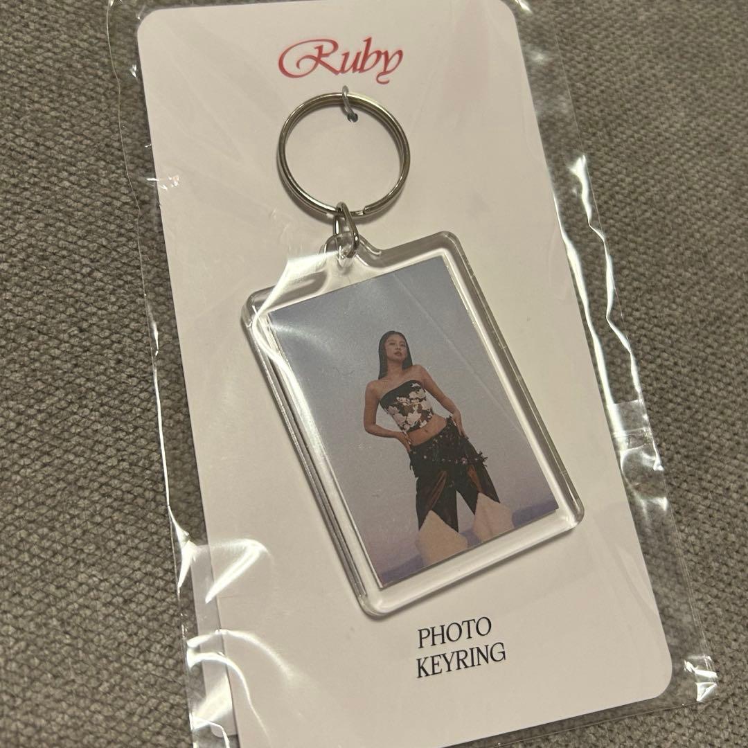 アイドル JENNIE RUBY 1 YEAR ANNIVERSARY KEYCHAIN