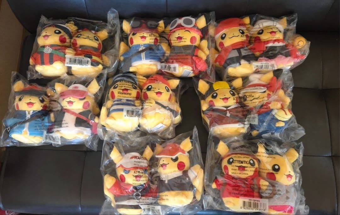 アメリカ　ポケモン　25周年　ピカチュウ　ペア　ぬいぐるみ　海外限定　未発売