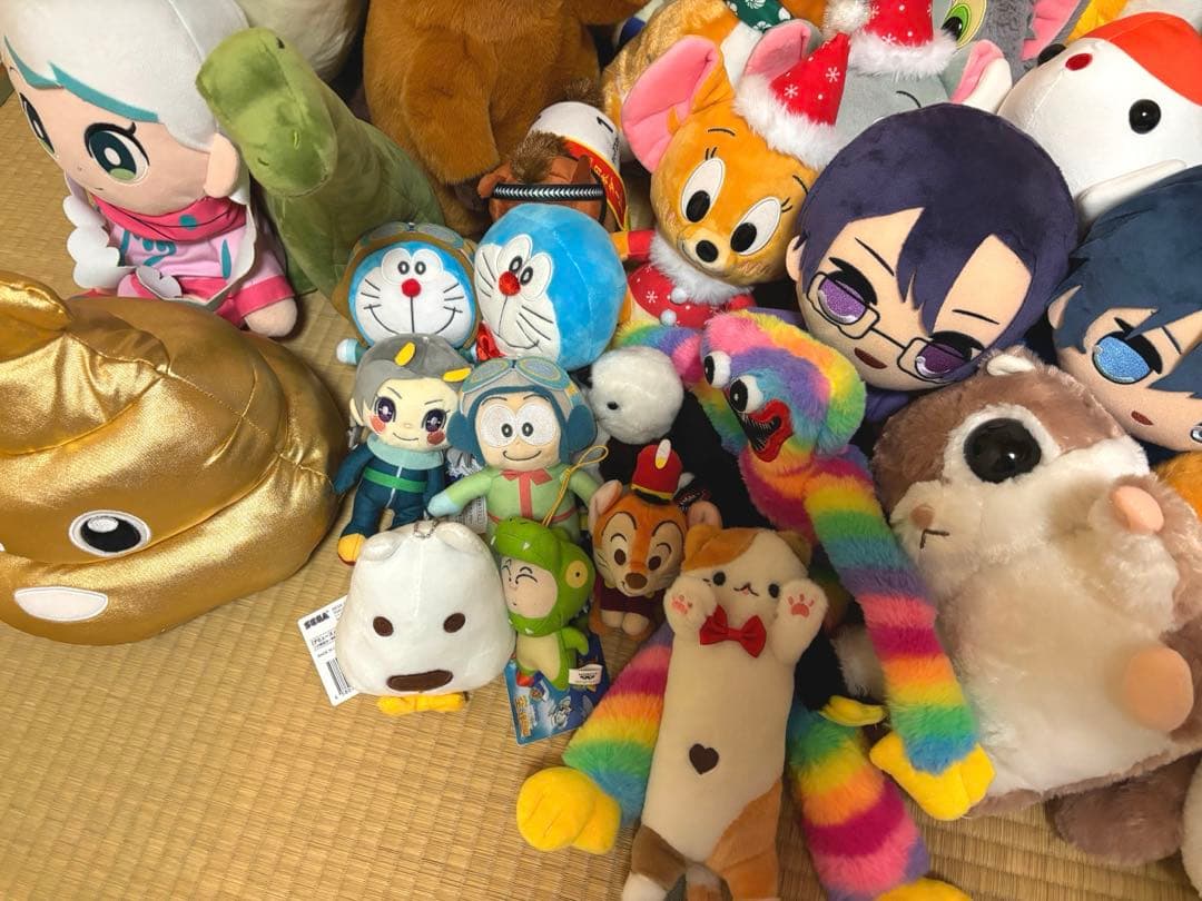 多様なキャラクターぬいぐるみ大量セット