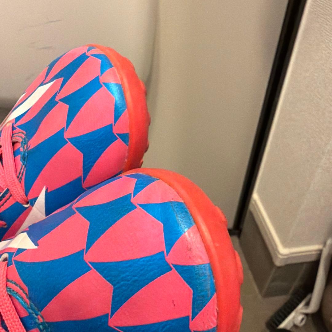 adidas 幾何学模様 トレーニングスパイクf10 25.5