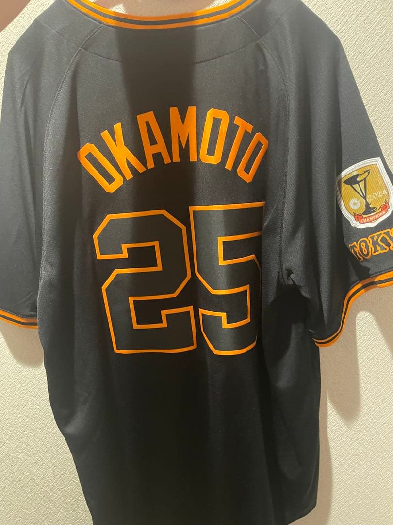 読売ジャイアンツ巨人　岡本和真　2025サードユニ　XL プロ野球