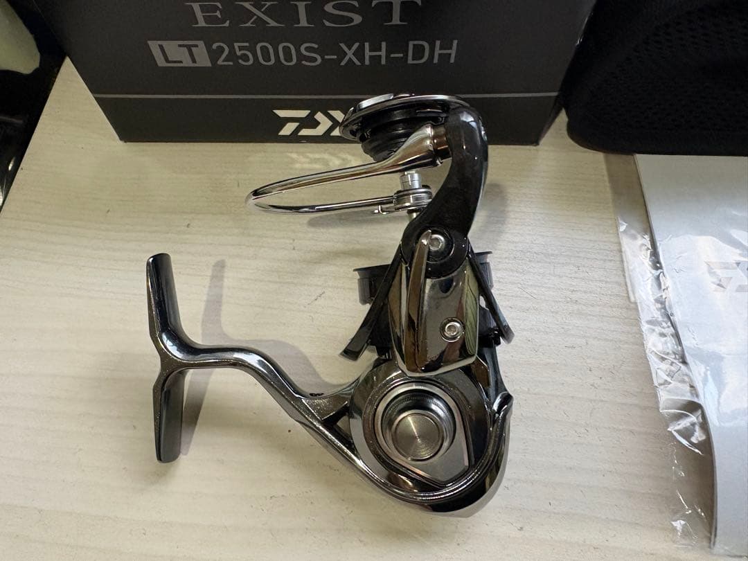 ★☆ダイワ　 18イグジスト　LT2500S XH DH ボディ　新品同様