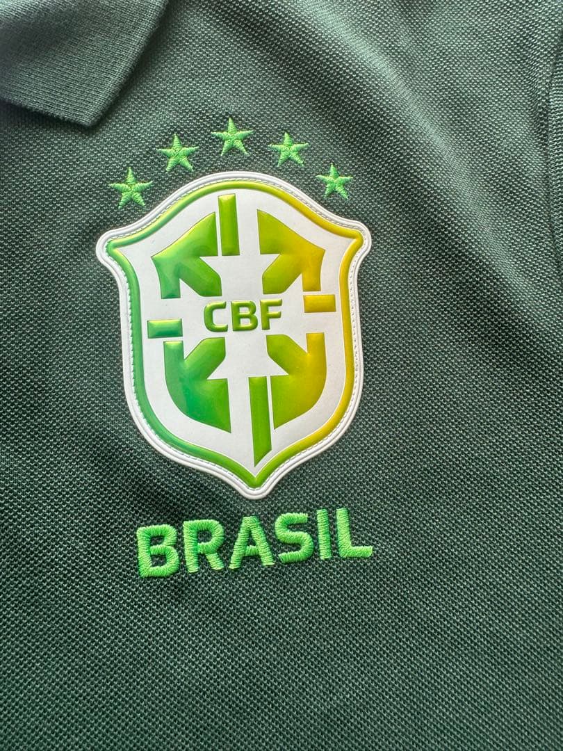 【早い者勝ち・サンパウロで購入】サッカー　ブラジル代表ポロシャツ