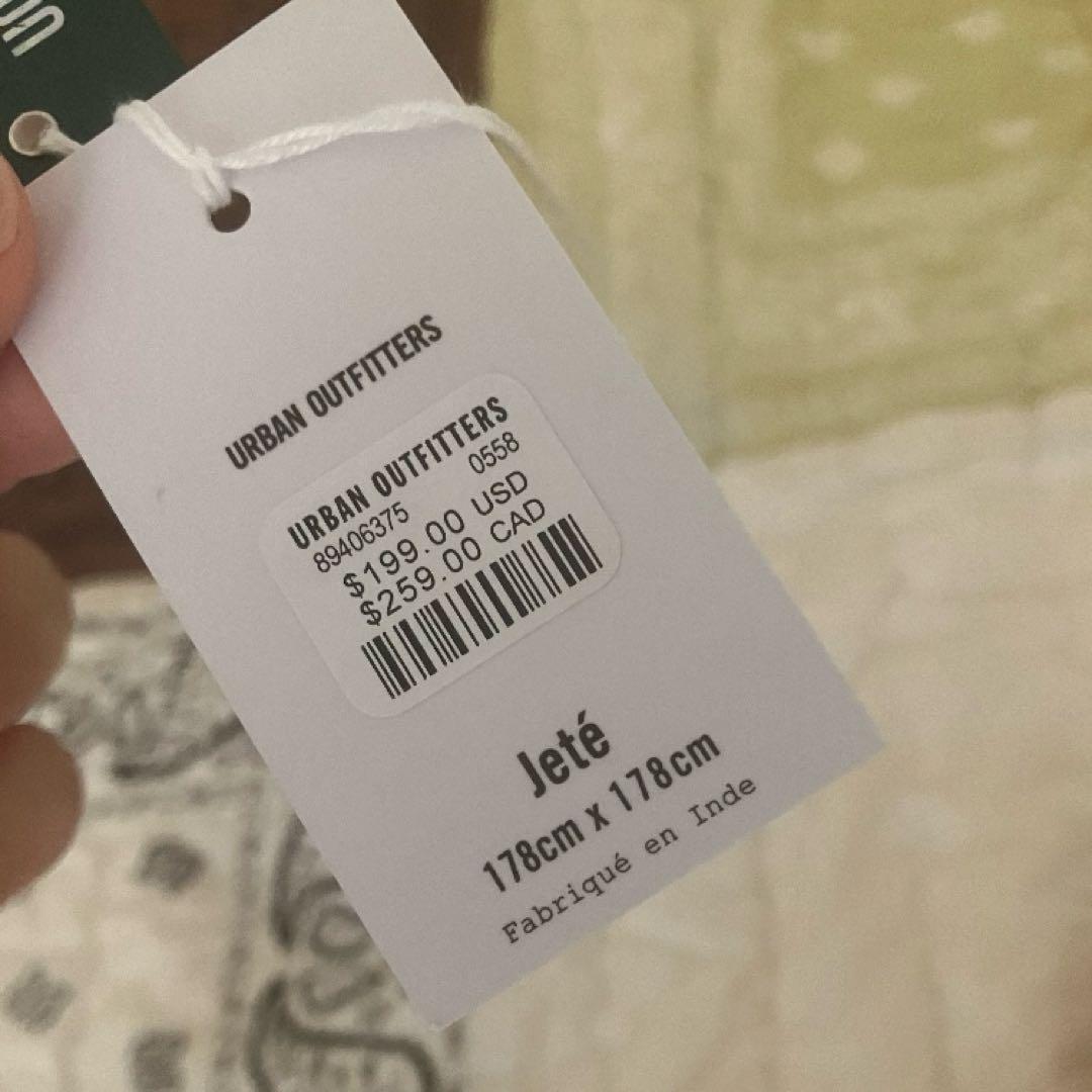 Urban outfitters バンダナキルト　マルチカバー　ベッドカバー