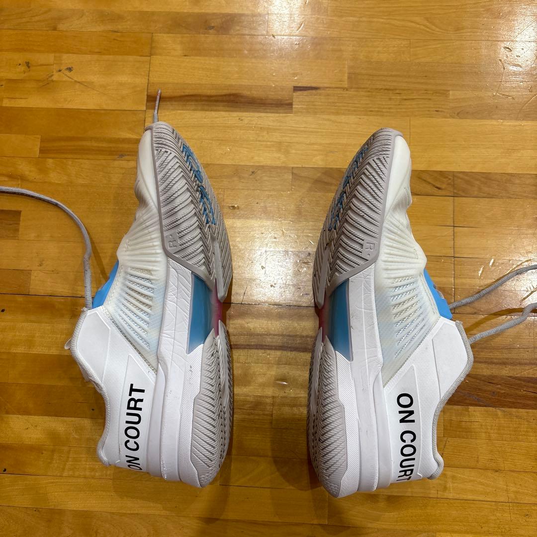 On The Roger Pro Fire 27cmオンクラウド室内シューズ