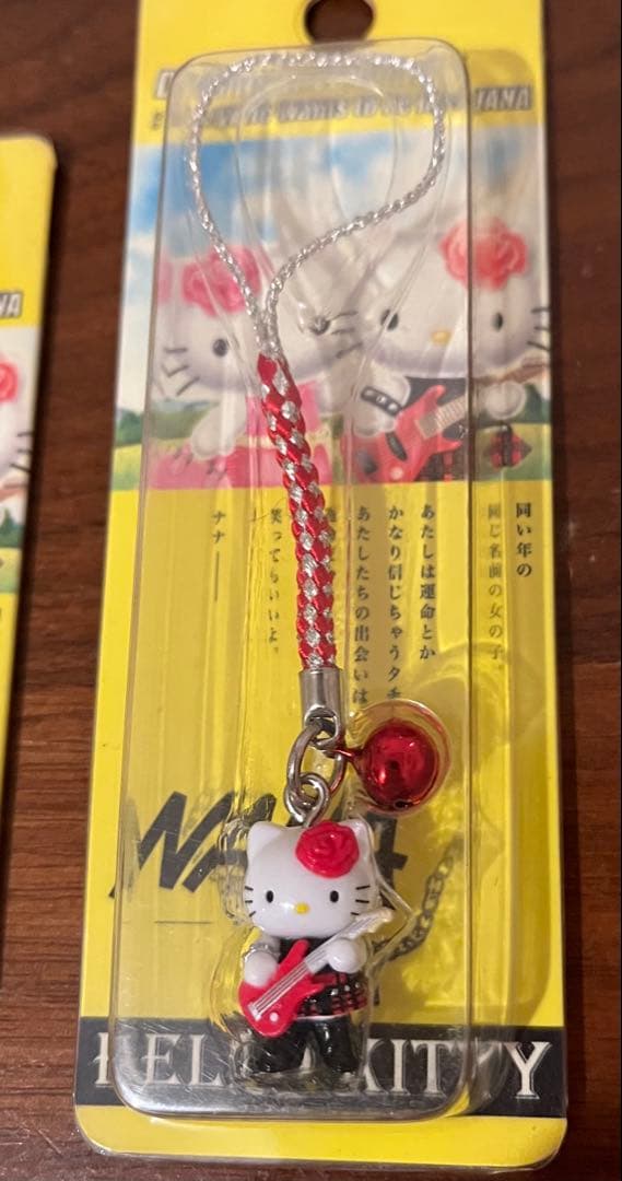 ハローキティ NANAコラボ　ストラップ 2個セット