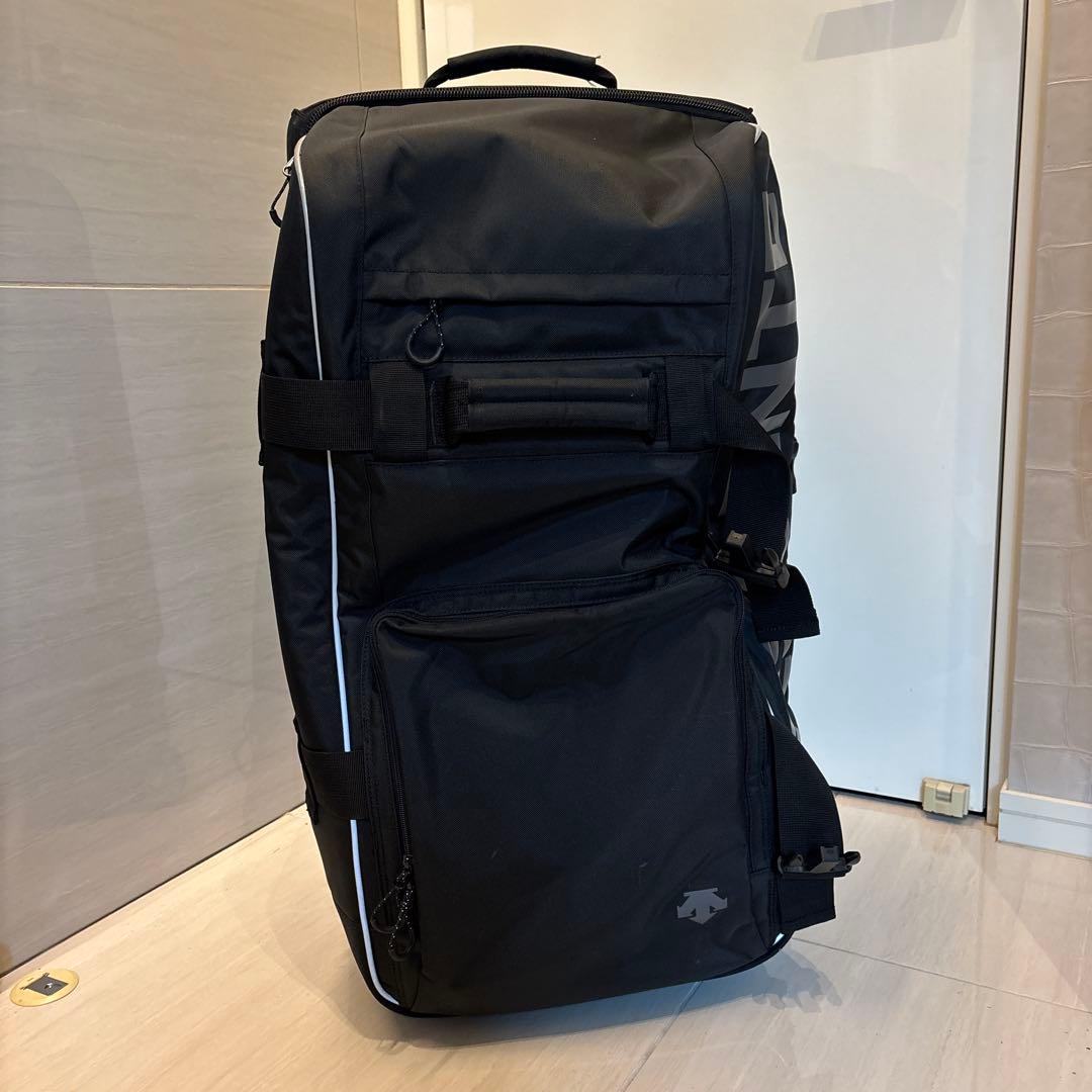DESCENTE 遠征バッグ 黒 キャスター付き　キャリー