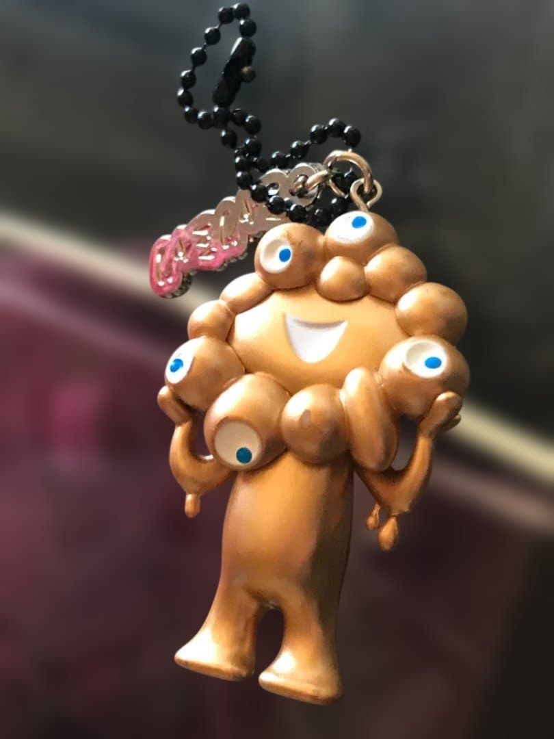 ミャクミャクピンク ぬいぐるみキーホルダー 約22センチ
