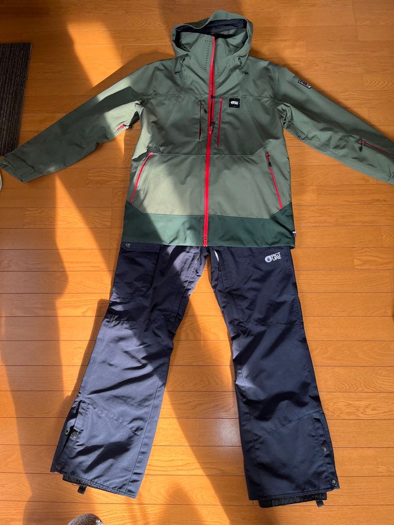 スノーボードウエア　Picture Jacket とpantsのセット