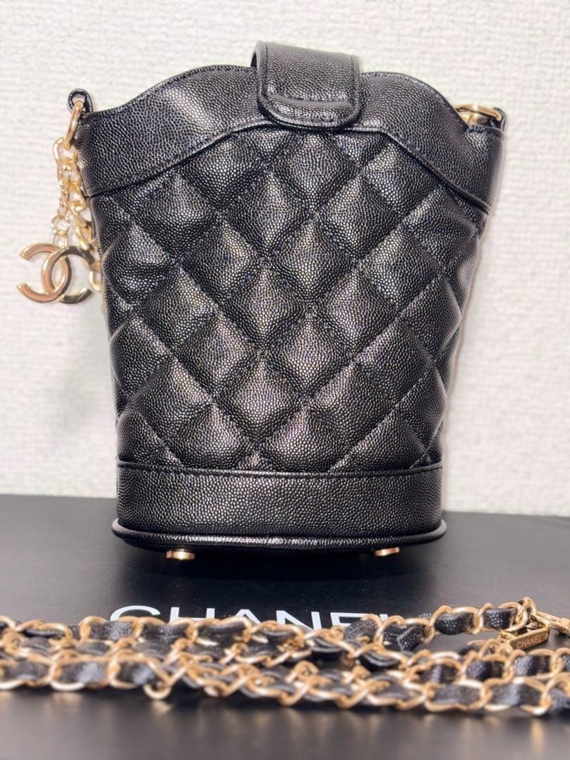 CHANEL ショルダーバッグ ハンドバッグ　キルティングブラック　ノベルティー